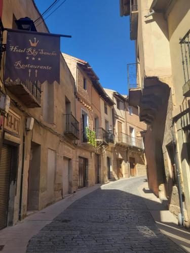 Street scene in Navarette