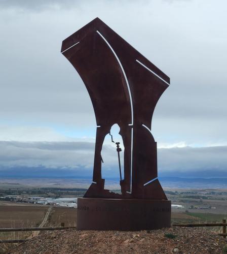 Sculpture of Santo Domingo, builder of roads