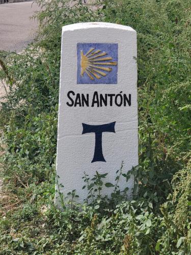 More camino signage