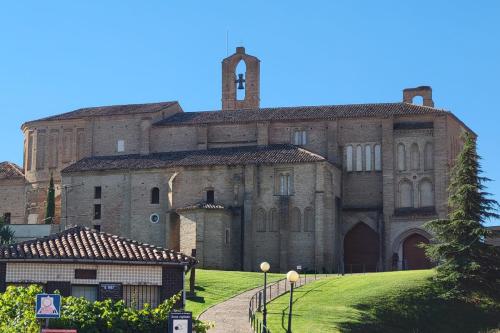 The Convent of San Francisco-Iglesia de La Peregrina