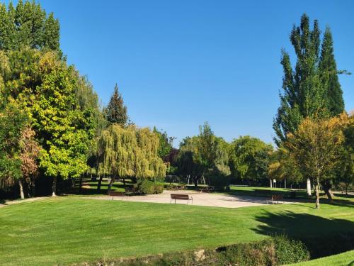 Beautiful park on the edge of town where we had an early lunch picnic.