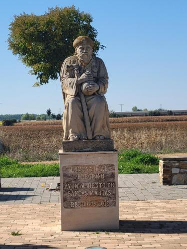 Statue in honor of a pilgrim of Santa Martas