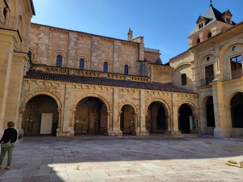 Inner courtyard of San Isodoro looking at the Romanesque cloister