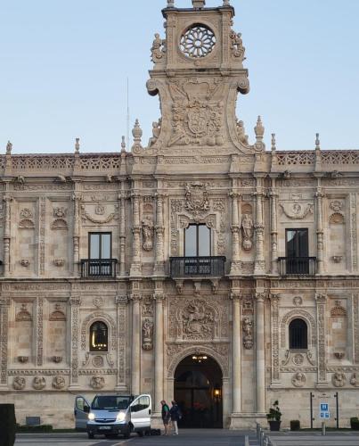 Main entrance to San Marxo