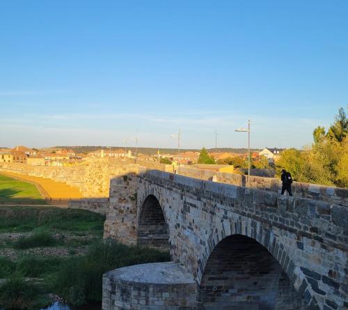 Older part of the same bridge