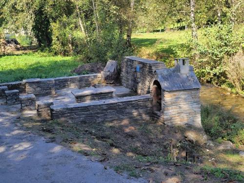 Rest area with water fountain