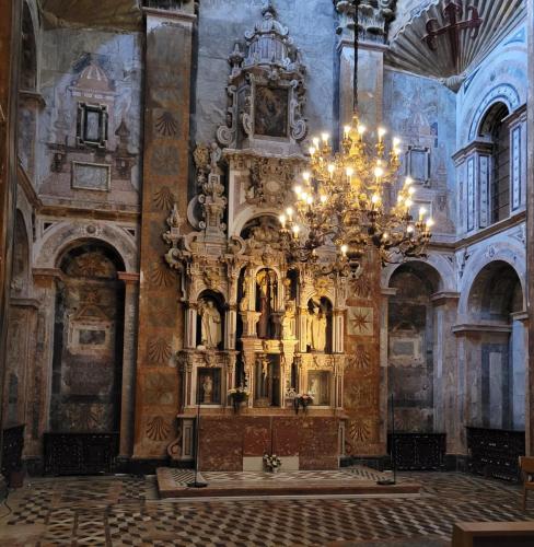 Side chapel