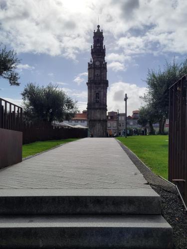 Steps up from the sidewalk up to the park