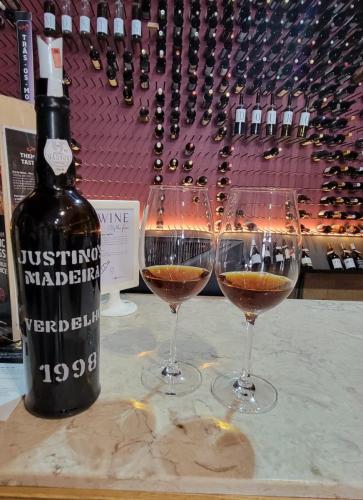 Tasting old Madeira